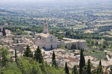 The train isn't the easiest way to get to Assisi