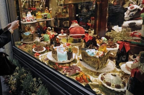At Christmas, Milan's window displays are even more stunning!