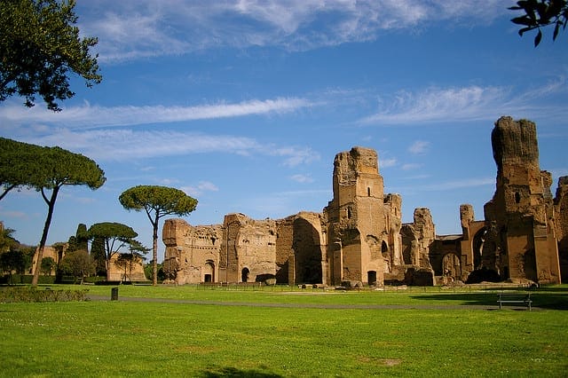 A daytime glimpse at the Terme di Caracalla. Photo by teldridge+keldridge (flickr)