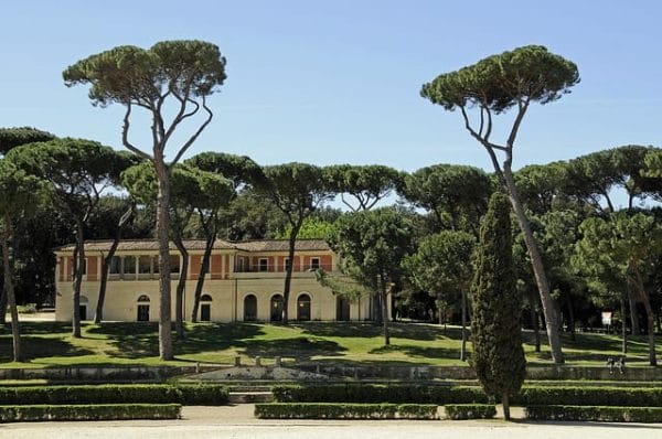 The Villa Borghese gardens are a perfect place to take a break from the city. Photo by Son of Groucho (flickr)