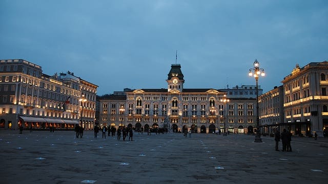 The Piazza Unità d’Italia at night | Photo by Leandro Neumann Ciuffo